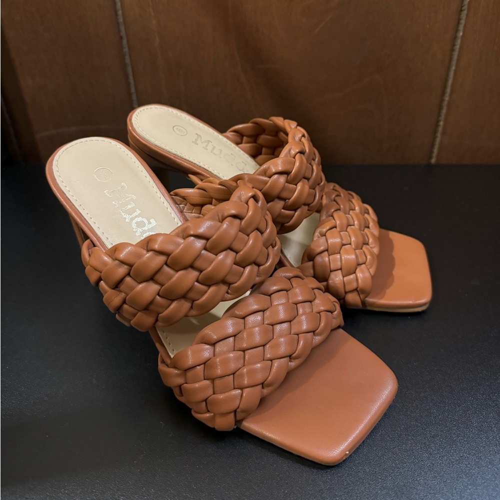 Mudd Brown Sandals